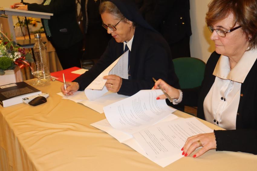 Irmãs Reparadoras de Nossa Senhora de Fátima e Instituto de Estudos Avançados em Catolicismo e Globalização assinam acordo de cooperação